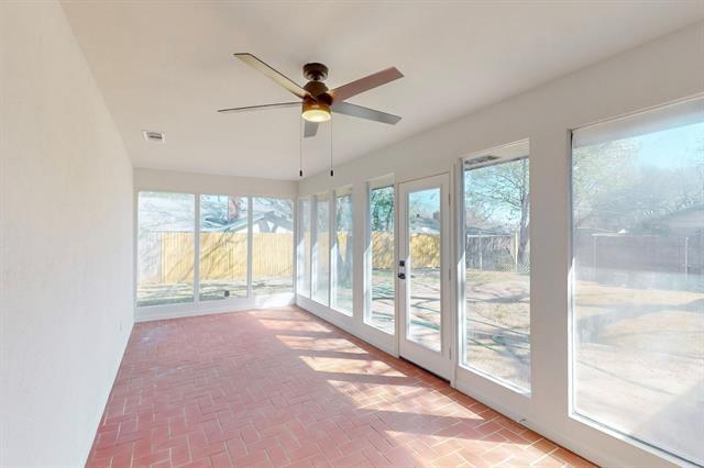 Building Photo - 820 Bedford Ct W