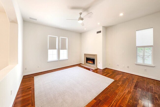 Building Photo - Three bedroom located in Newport Coast com...