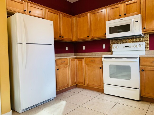 Building Photo - Beautiful Home In Rancho Sahuarita Located...