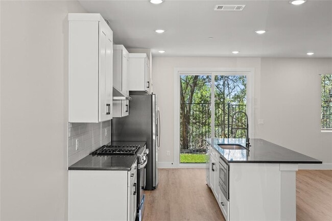 Building Photo - 5512 Mobeetie Lp