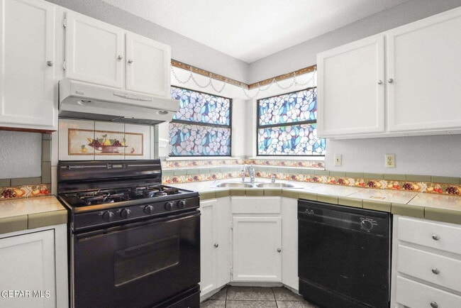 Building Photo - 1433 Sierra De Oro Dr