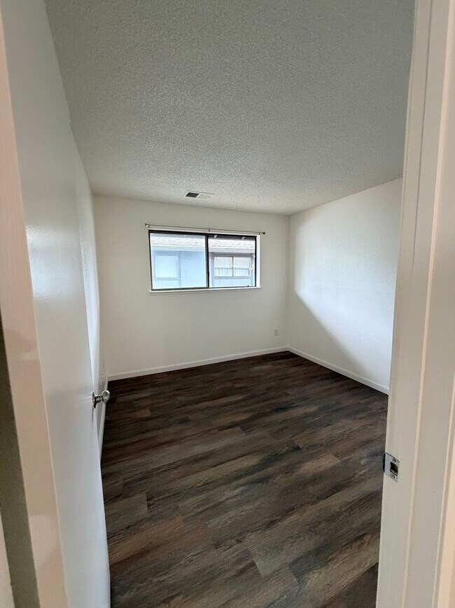 Building Photo - 2189 Kietzke Ln
