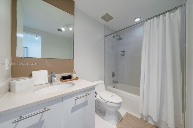 Building Photo - 3250 NE 1st Ave