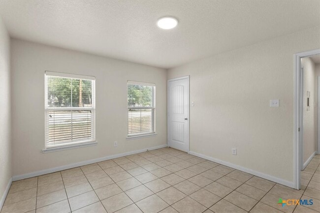 Building Photo - 119 Weatherby Dr