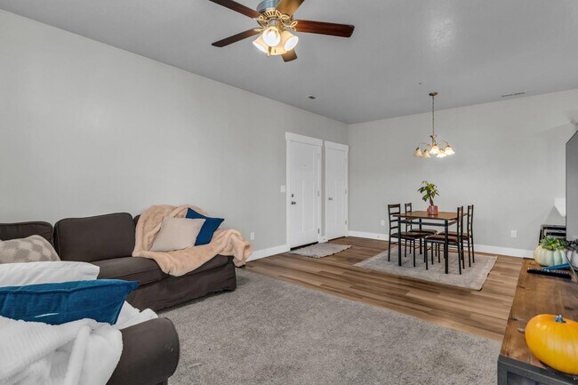 Building Photo - 14497 S Ronan Ln