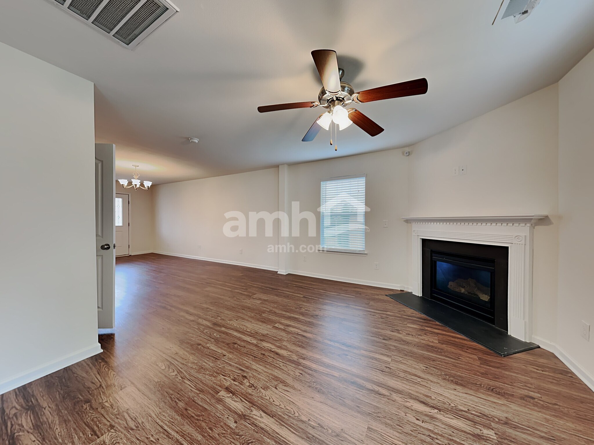 Building Photo - 1882 Woodstone Dr