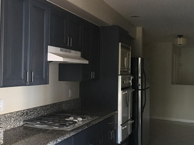 Building Photo - 1817 Selby Ave