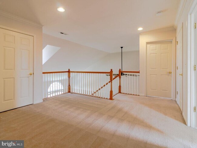 Building Photo - 31171 Mills Chase Dr