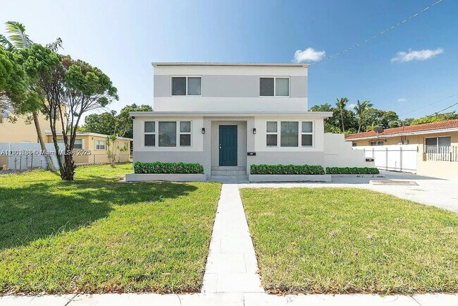 Primary Photo - 3030 NW 16th St