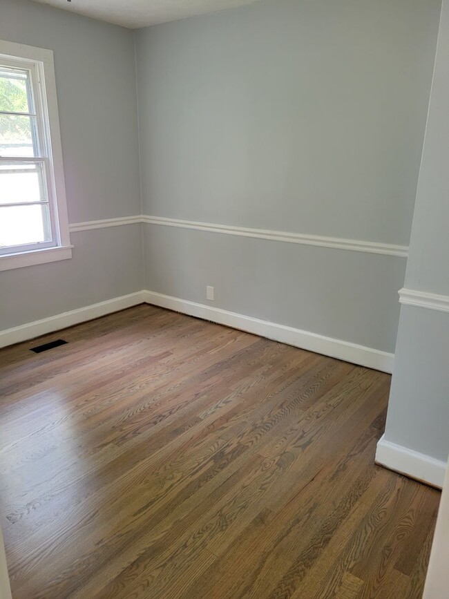 Building Photo - 3 bed 1 bath on Knob Creek Rd. near Johnso...