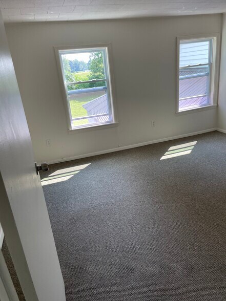 Building Photo - 2208 NY-22