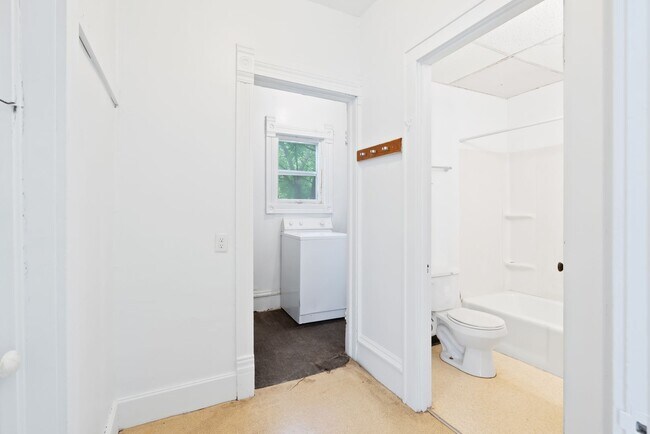 Building Photo - 1120 Washington St