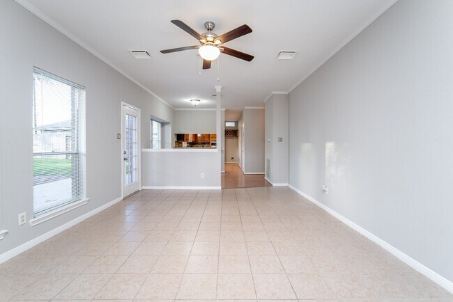 Building Photo - 2710 Double Lake Dr