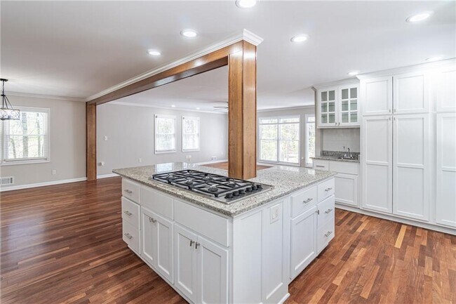 Building Photo - 4571 Huntridge Dr