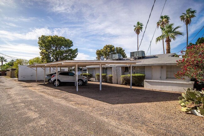 Building Photo - 3517 E Montecito Ave
