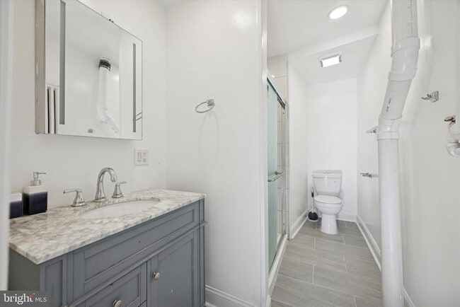 Building Photo - 1747 W Venango St