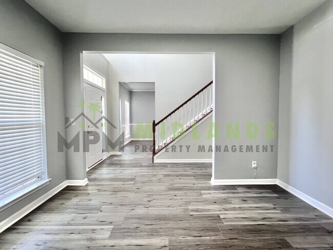 Building Photo - 523 Whitewater Dr