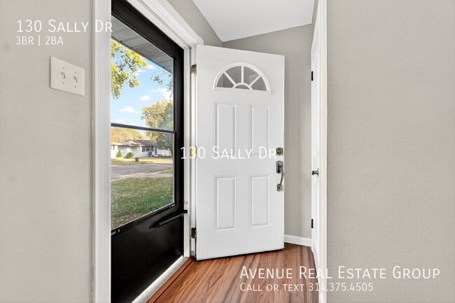 Building Photo - 130 Sally Dr