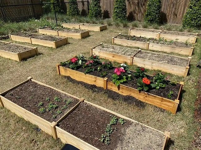 Building Photo - Room in Townhome on New Bern Ave