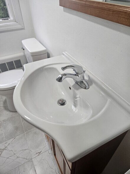 Building Photo - 115 N Hull St