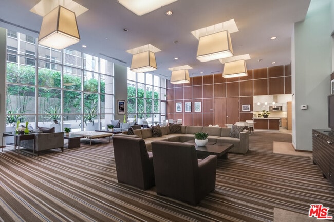 Building Photo - 801 S Grand Ave