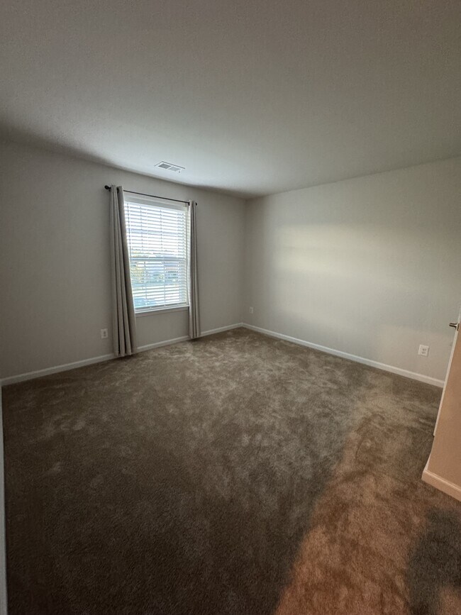 Building Photo - 14217 Belle Ave