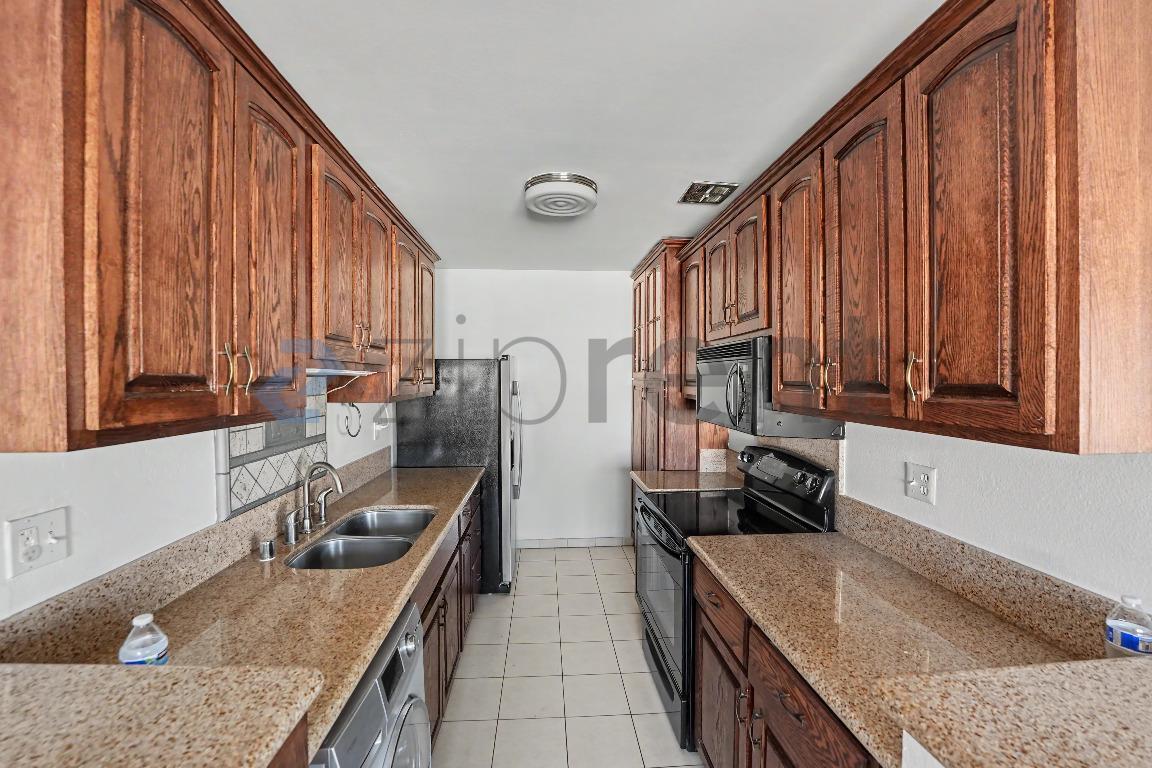 Building Photo - Unit 56