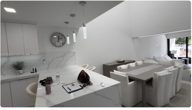 Building Photo - 336 Poinciana Island Dr