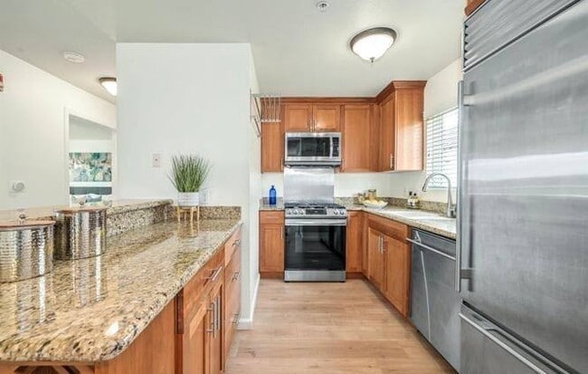 Building Photo - Cartville