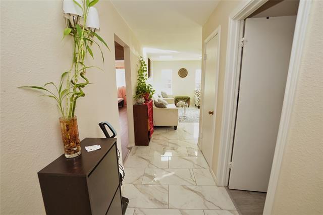 Building Photo - 2112 Overglen Dr