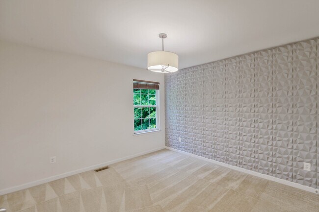 Building Photo - 3461 Eagle Ridge Dr