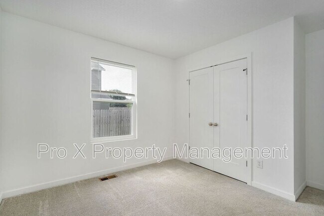 Building Photo - 473 S Michelle Ave