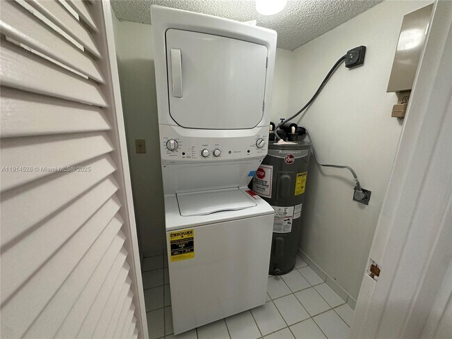 Building Photo - 501 SW 158th Terrace