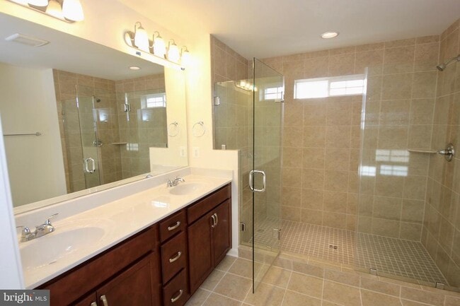 Building Photo - 21517 Willow Breeze Sq