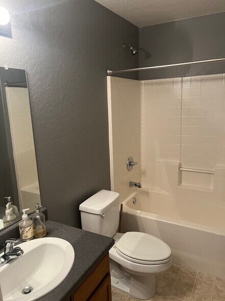 Building Photo - 2929 N 39th St
