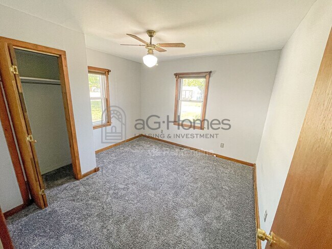 Building Photo - 317 W Peach St