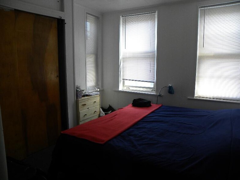 Building Photo - 92 Endicott St