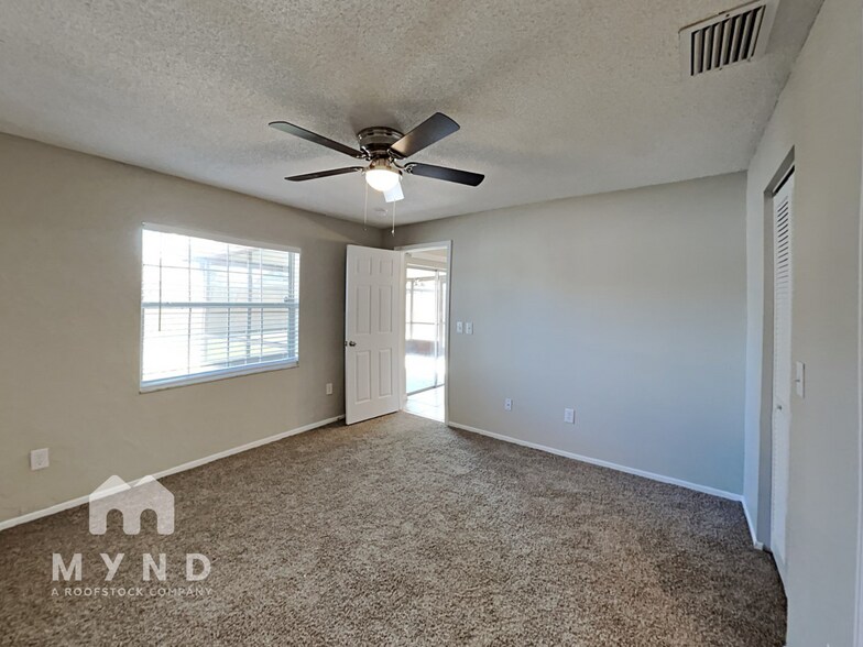 Building Photo - 1065 Bridlewood Way