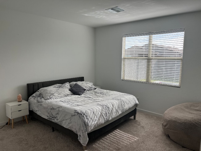 Building Photo - 17327 W Sunnyslope Ln