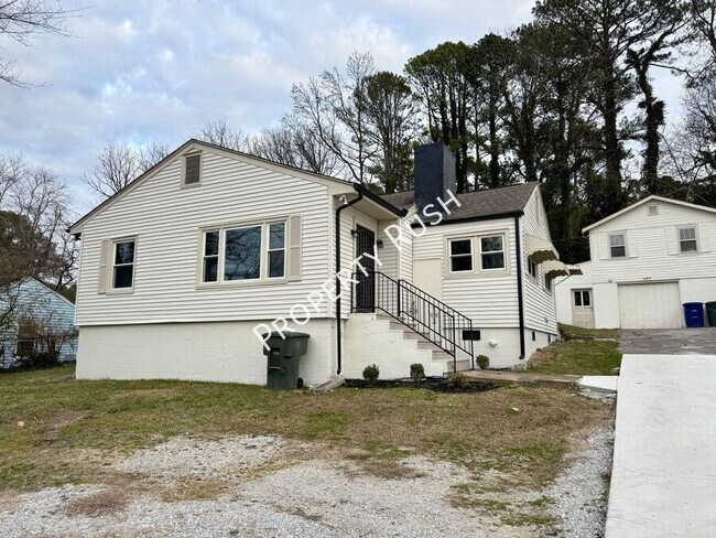 Building Photo - 1820 Tunnel Blvd