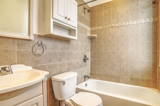 Building Photo - 275 Webster Ave