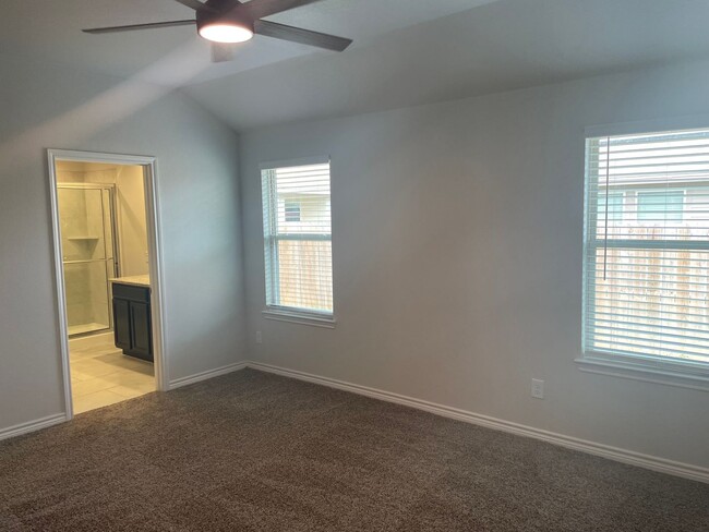 Building Photo - 2338 Sky Crest Dr