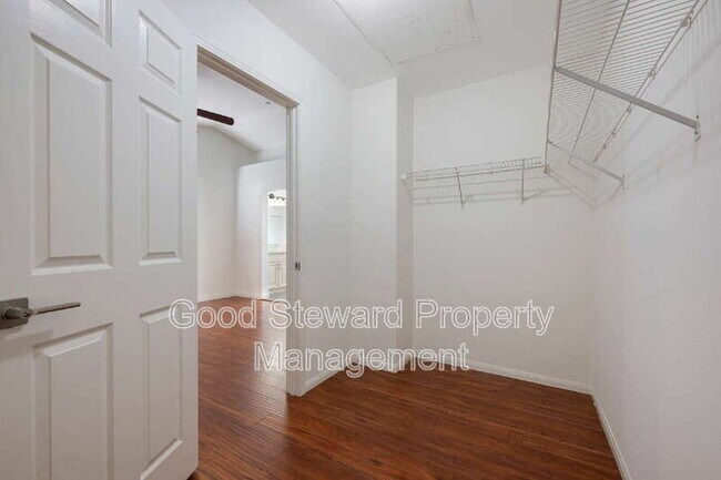 Building Photo - 1760 Taylor Ln