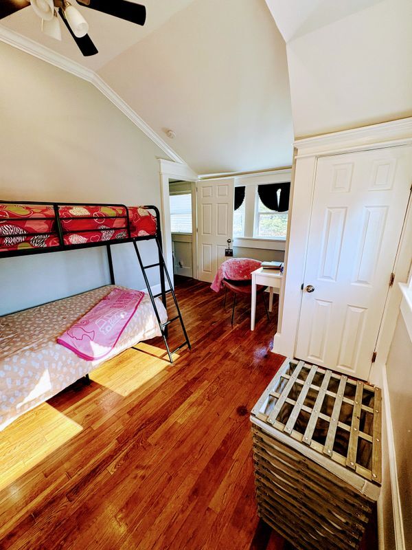 Building Photo - 7818 6th Ave S