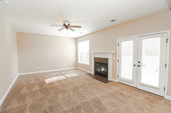 Building Photo - 4 Bedroom 2.5 Bath in Grovetown!