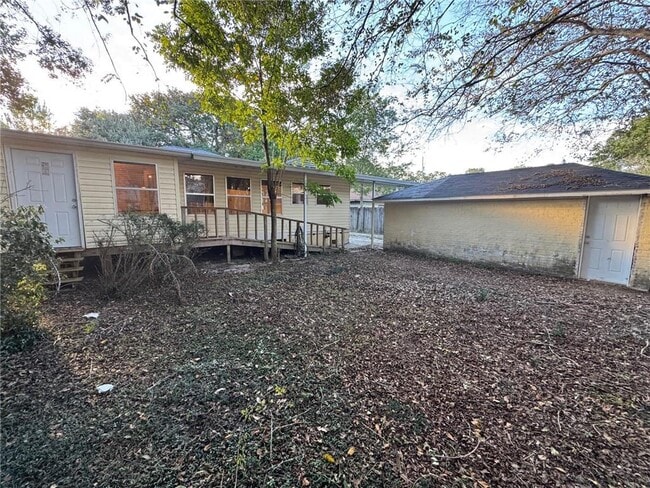 Building Photo - 35 E Chadwick Dr