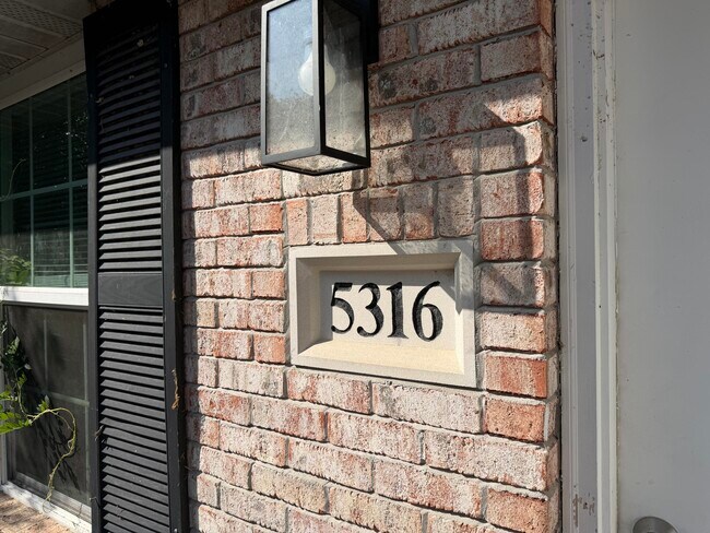 Building Photo - 5316 Godas Cir