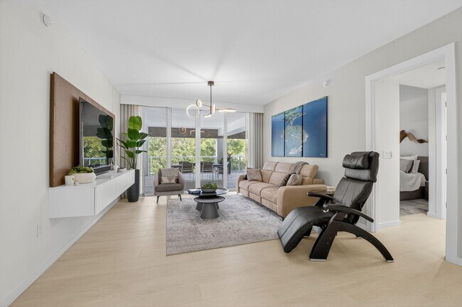 Building Photo - 200 SE Mizner Blvd