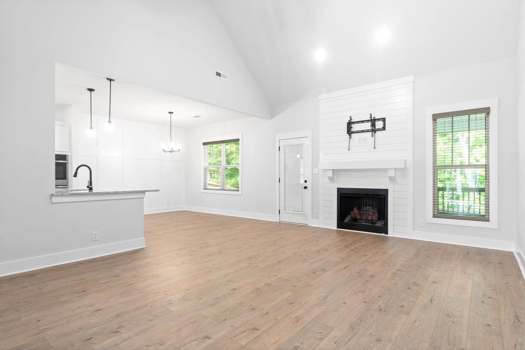Building Photo - 1022 Brightwood Ct