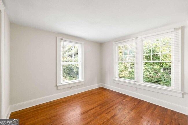 Building Photo - 5450 E Mountain St